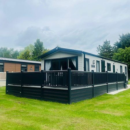 Country Cabin With Hot Tub York Kültér fotó
