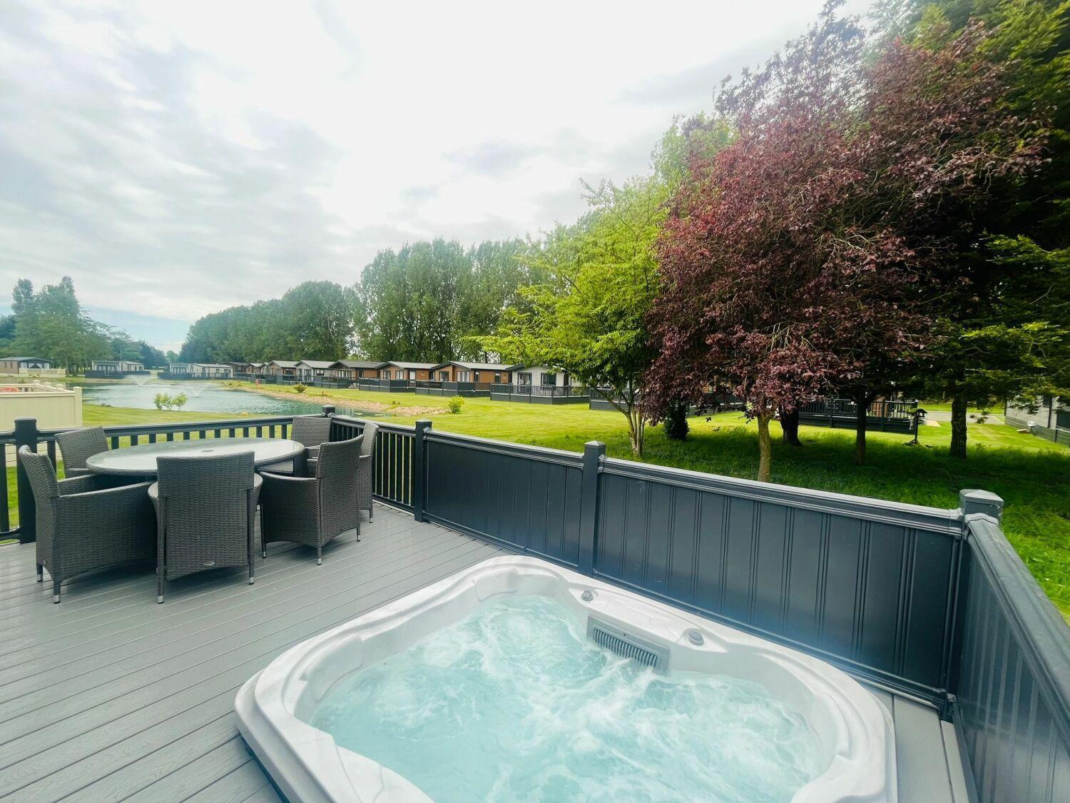 Country Cabin With Hot Tub York Kültér fotó